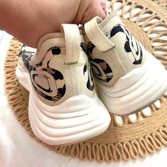 APL Streamline Low Top Running Sneakers Parchment Black Leopard Size 7 - Picture 8 of 14